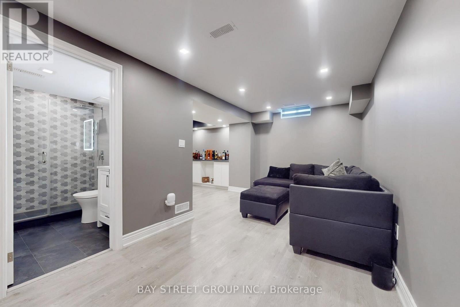 73 All Points Drive, Whitchurch-Stouffville, Ontario  L4A 0W6 - Photo 38 - N12837434