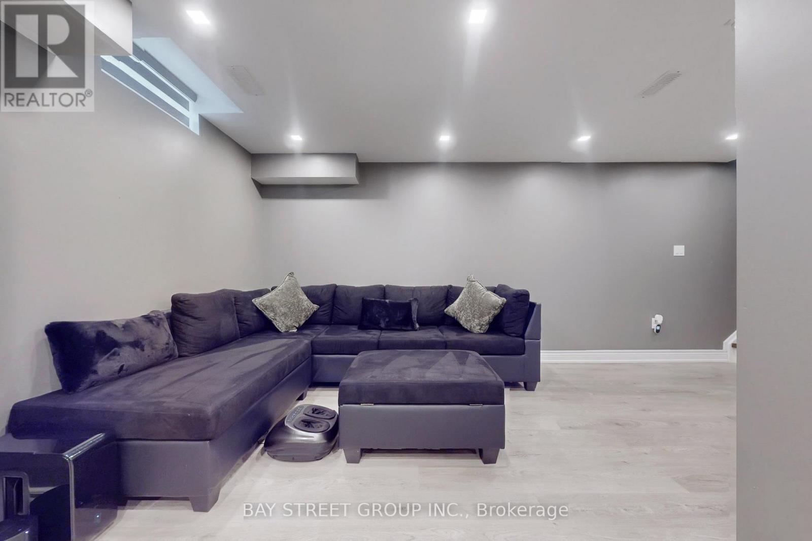 73 All Points Drive, Whitchurch-Stouffville, Ontario  L4A 0W6 - Photo 39 - N12837434