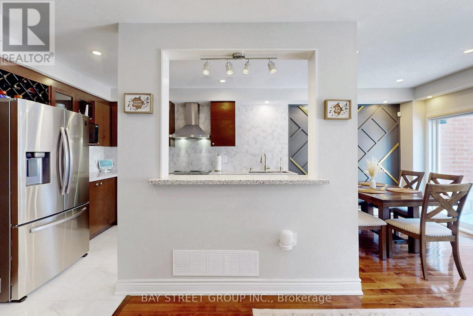 73 All Points Drive, Whitchurch-Stouffville, Ontario  L4A 0W6 - Photo 9 - N12837434