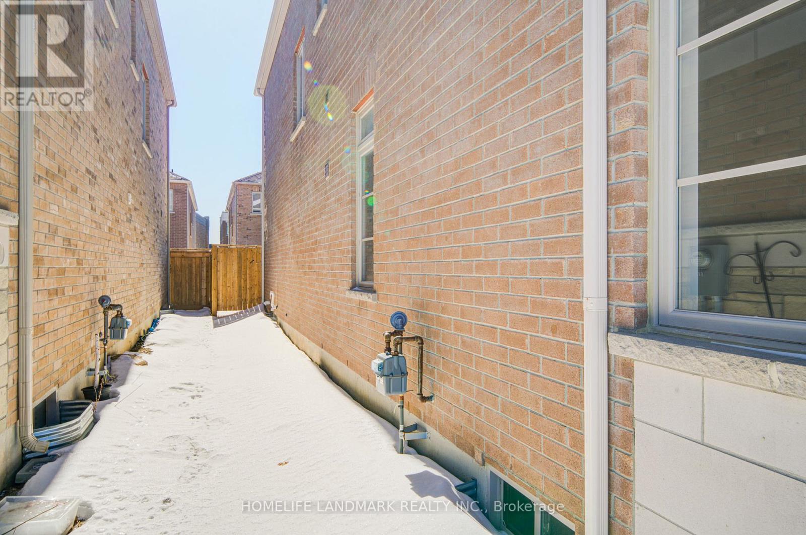 127 Decast Crescent, Markham, Ontario  L6B 1N8 - Photo 45 - N12837444