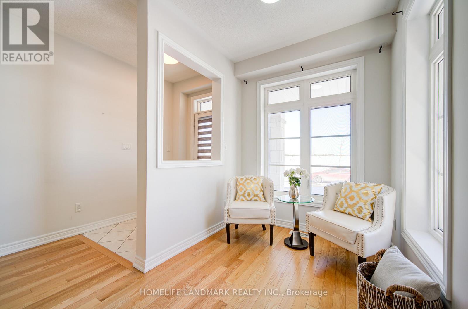 127 Decast Crescent, Markham, Ontario  L6B 1N8 - Photo 8 - N12837444