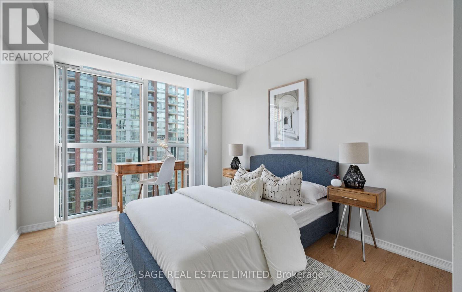 1008 - 15 Michael Power Place, Toronto, Ontario  M9A 5G4 - Photo 16 - W12837438