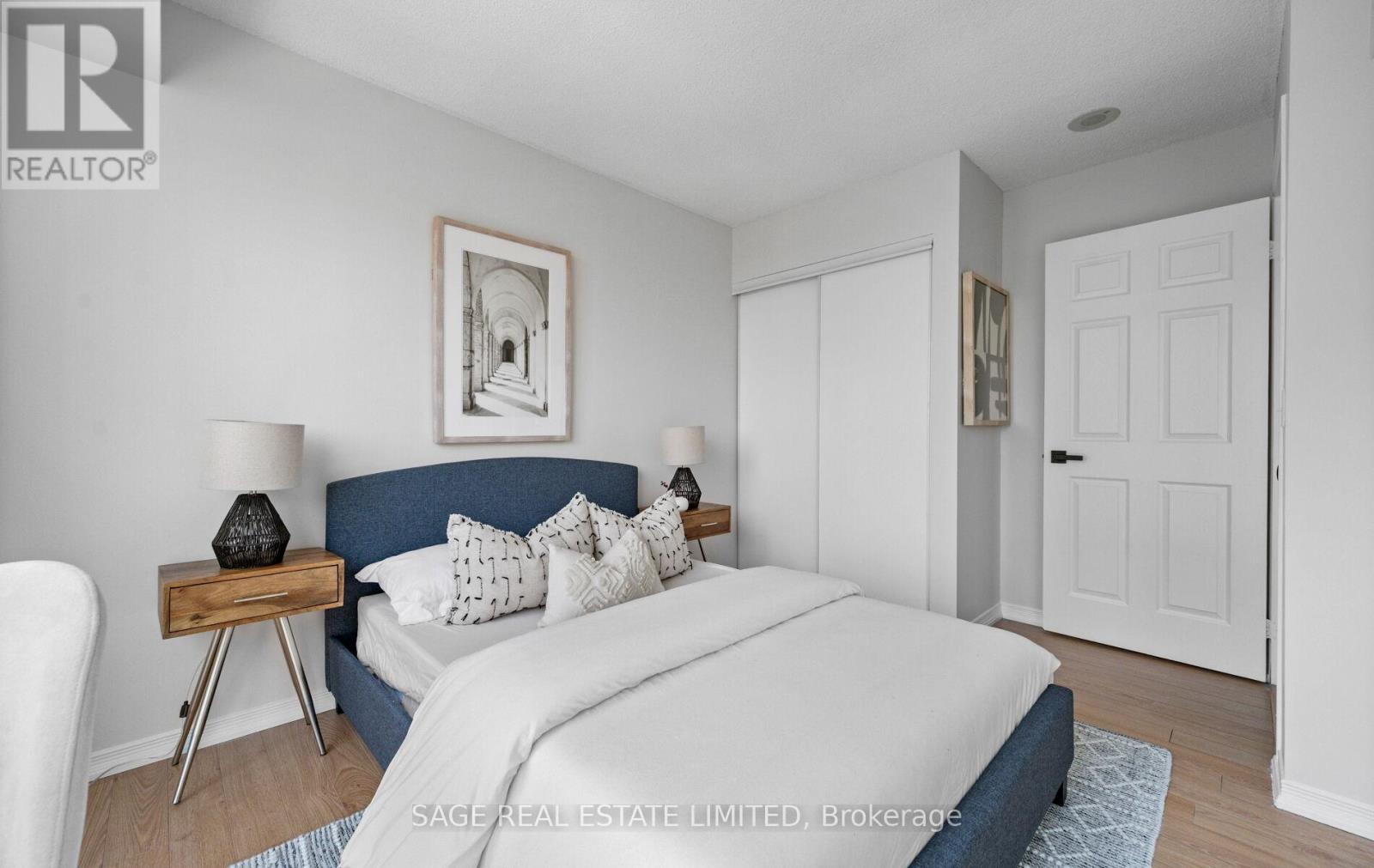 1008 - 15 Michael Power Place, Toronto, Ontario  M9A 5G4 - Photo 19 - W12837438