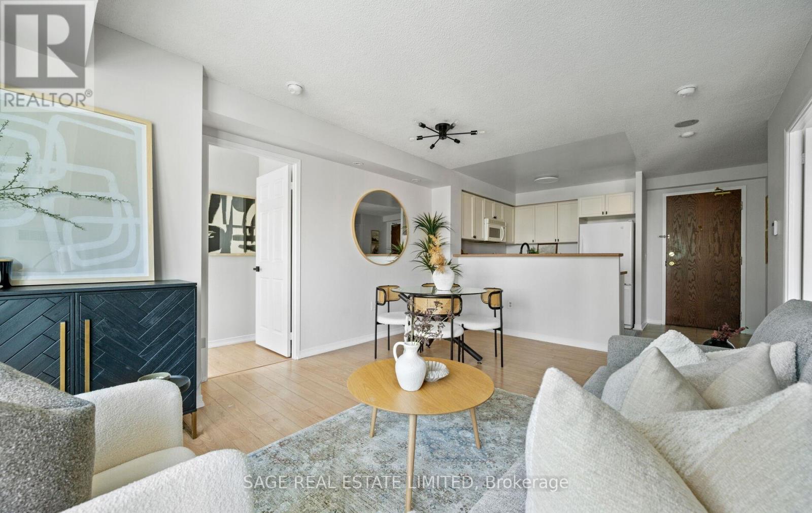 1008 - 15 Michael Power Place, Toronto, Ontario  M9A 5G4 - Photo 7 - W12837438