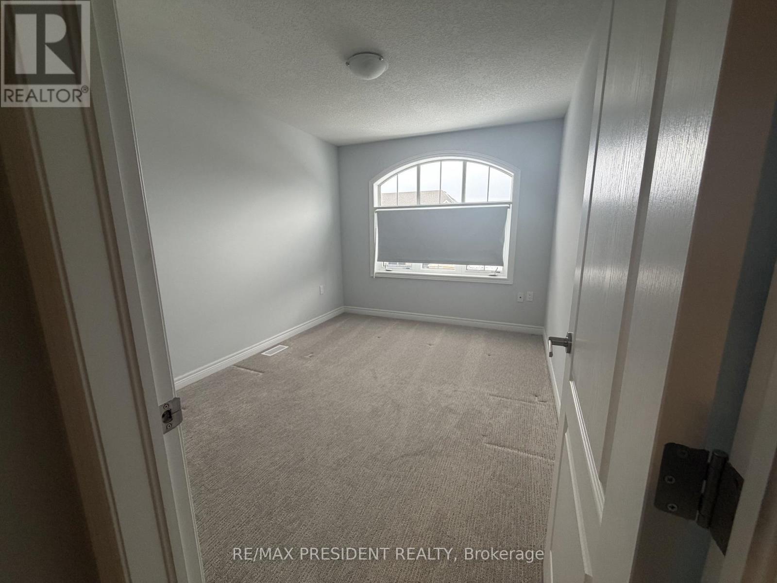 32 Zoe Lane, Hamilton, Ontario  L0R 1C0 - Photo 11 - X12837446