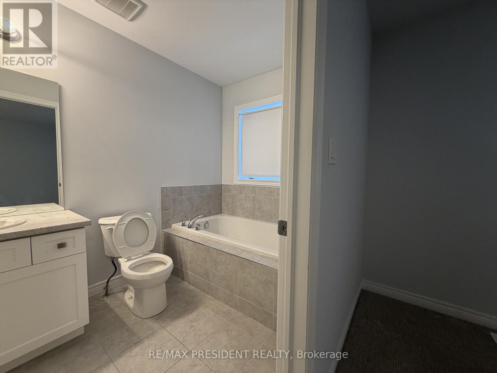 32 Zoe Lane, Hamilton, Ontario  L0R 1C0 - Photo 18 - X12837446