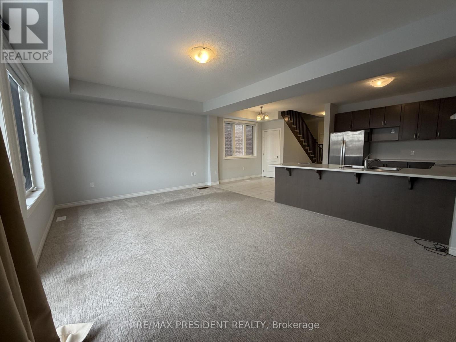 32 Zoe Lane, Hamilton, Ontario  L0R 1C0 - Photo 4 - X12837446