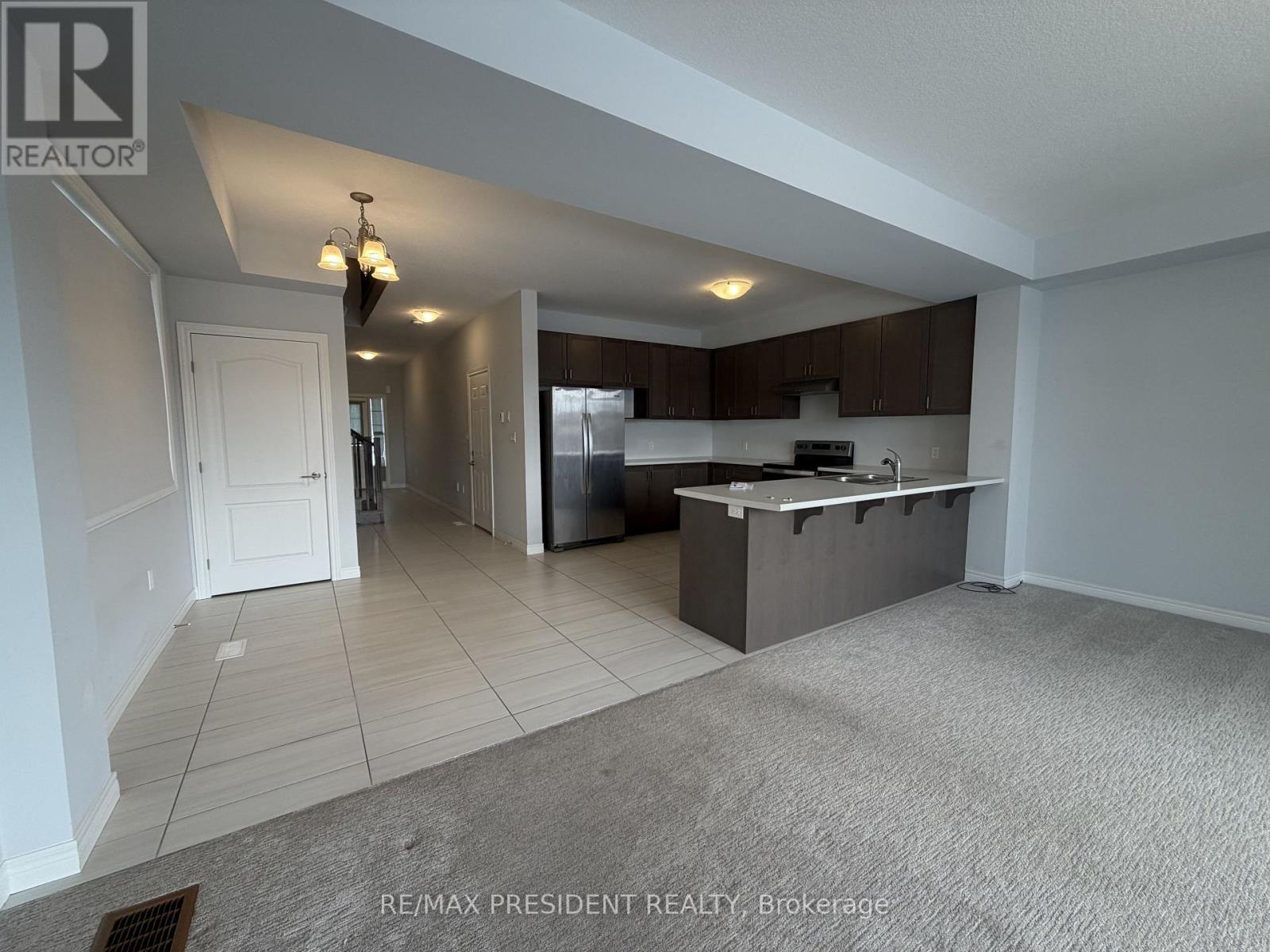 32 Zoe Lane, Hamilton, Ontario  L0R 1C0 - Photo 8 - X12837446