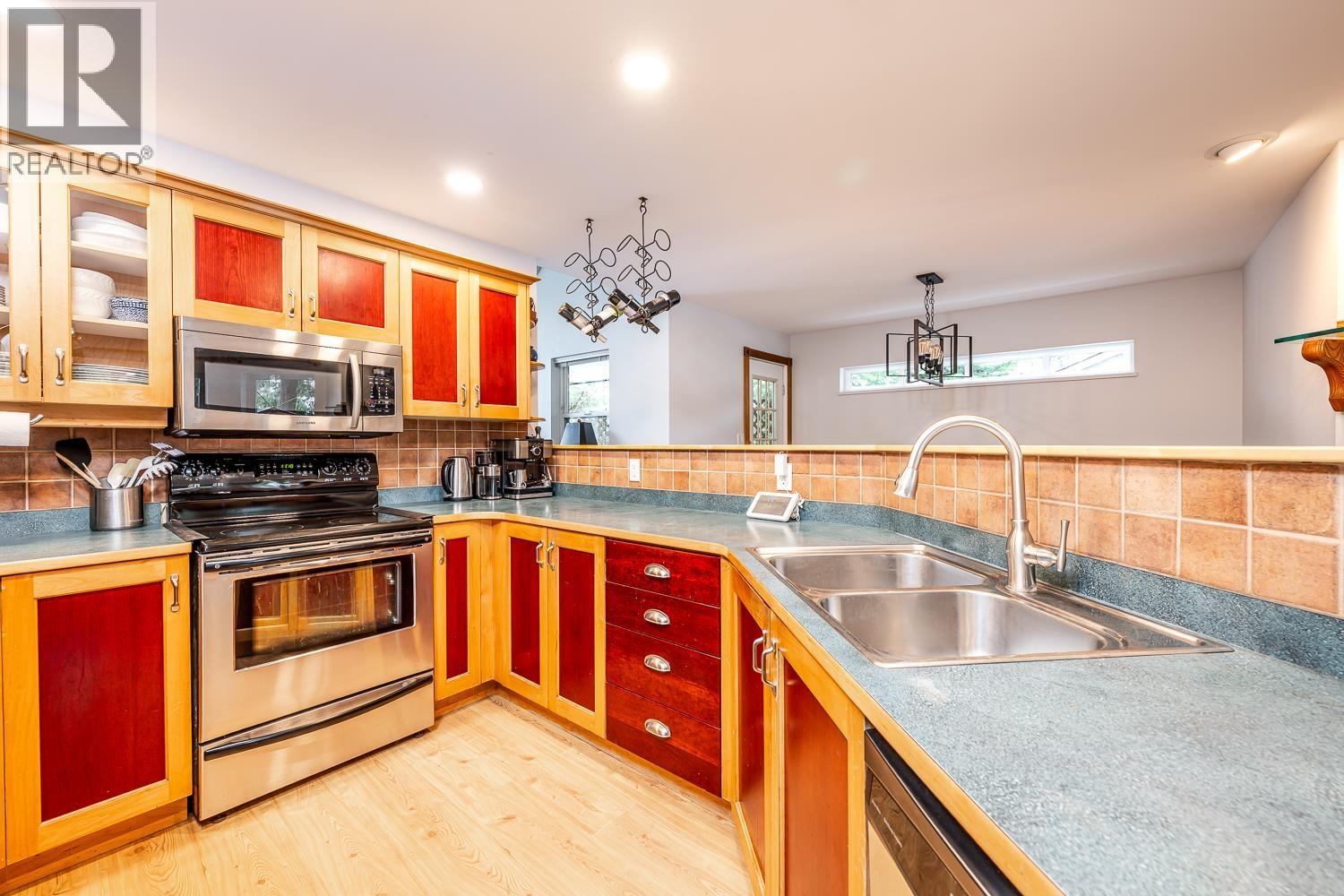 40449 Thunderbird Ridge, Squamish, British Columbia  V0N 1T0 - Photo 19 - R3091528