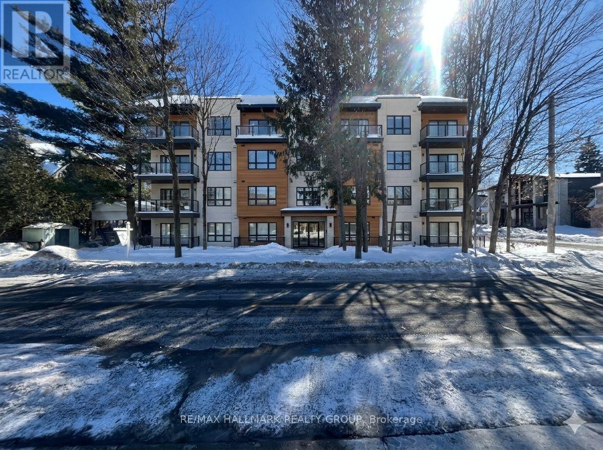 641 Tweedsmuir Avenue, Ottawa, Ontario  K1Z 5P7 - Photo 2 - X12837488