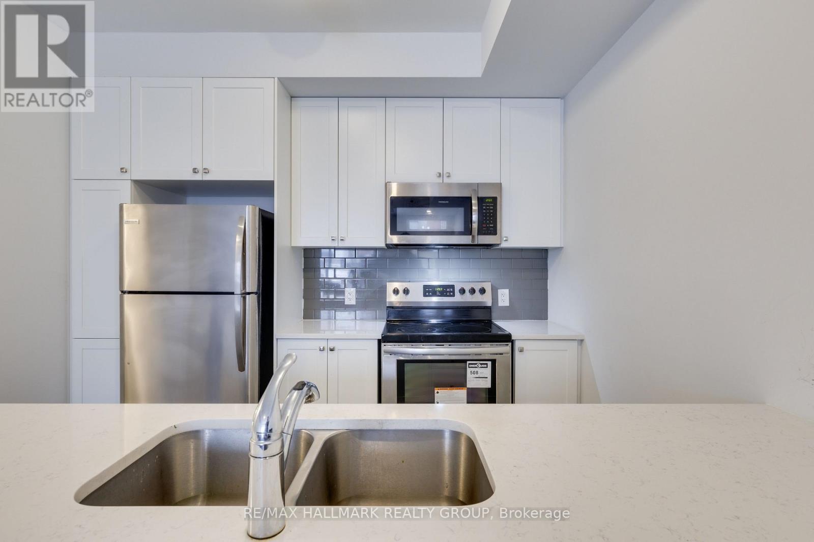 98 - 637 Makwa Private, Ottawa, Ontario  K1K 0P6 - Photo 14 - X12837492