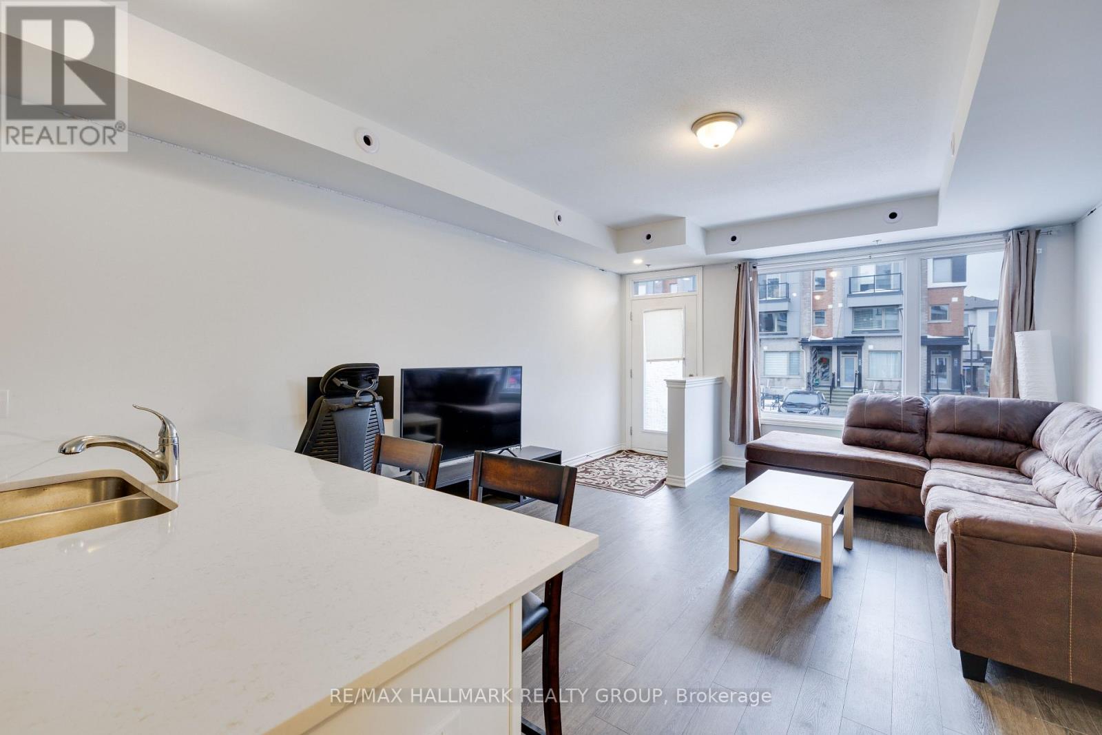 98 - 637 Makwa Private, Ottawa, Ontario  K1K 0P6 - Photo 8 - X12837492