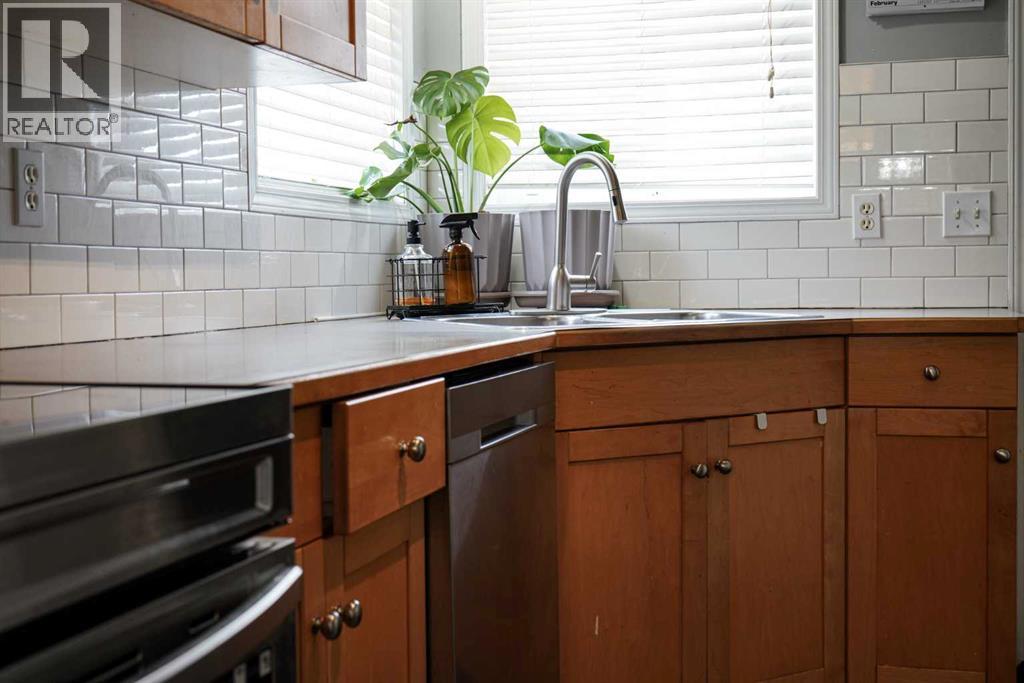 149 Peigan Court W, Lethbridge, Alberta  T1K 7N2 - Photo 6 - A2289881