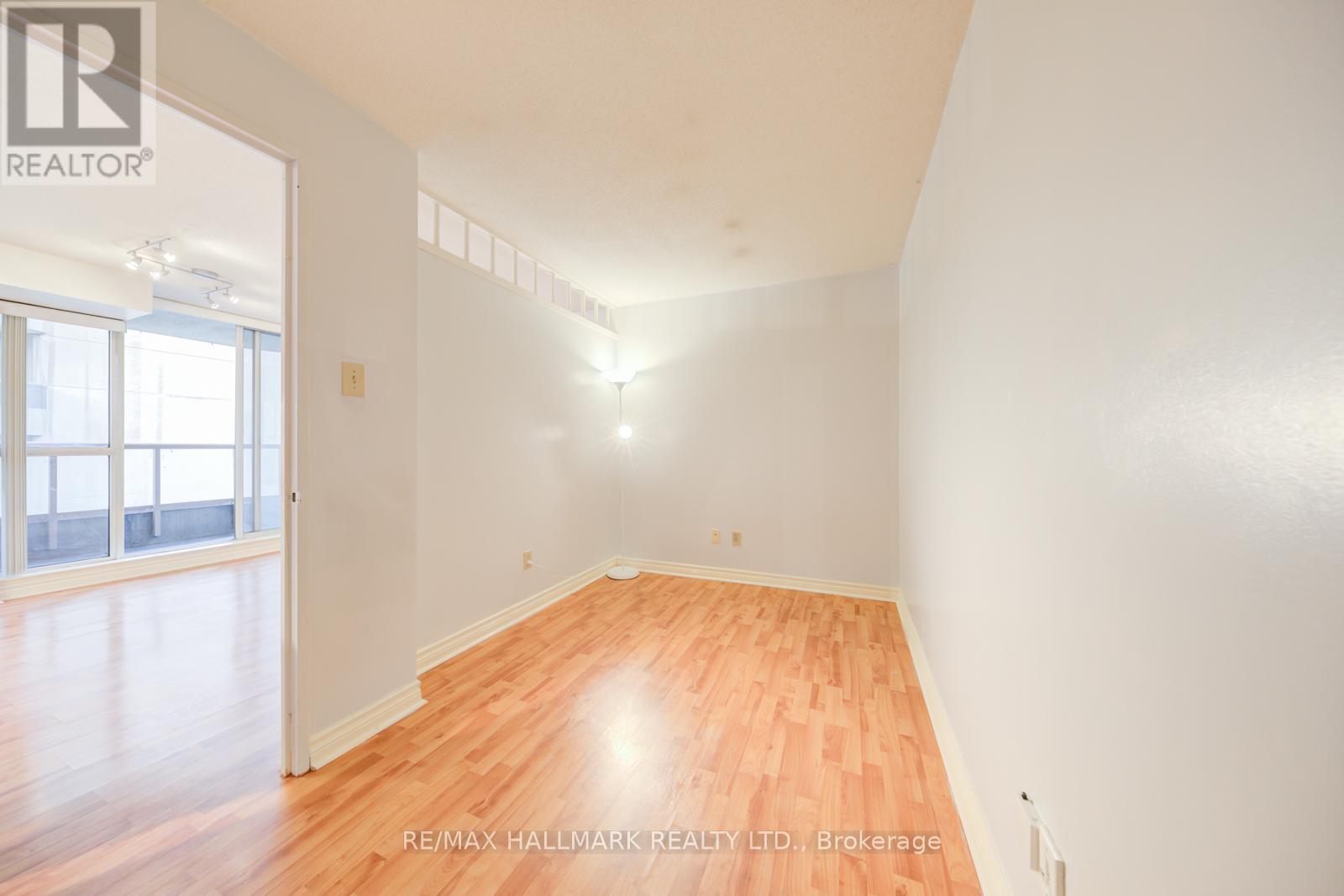 307 - 736 Bay Street, Toronto, Ontario  M5G 2M4 - Photo 3 - C12837486