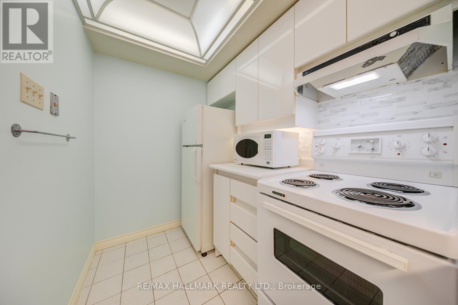 307 - 736 Bay Street, Toronto, Ontario  M5G 2M4 - Photo 9 - C12837486