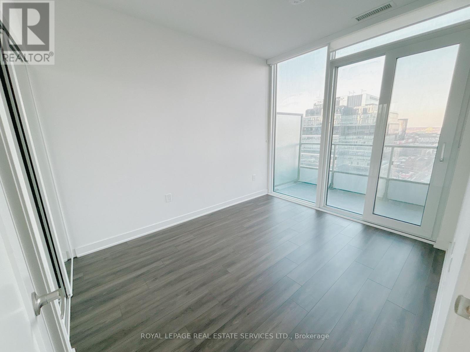 1903 E - 70 Princess Street, Toronto, Ontario  M5A 0X6 - Photo 4 - C12837490