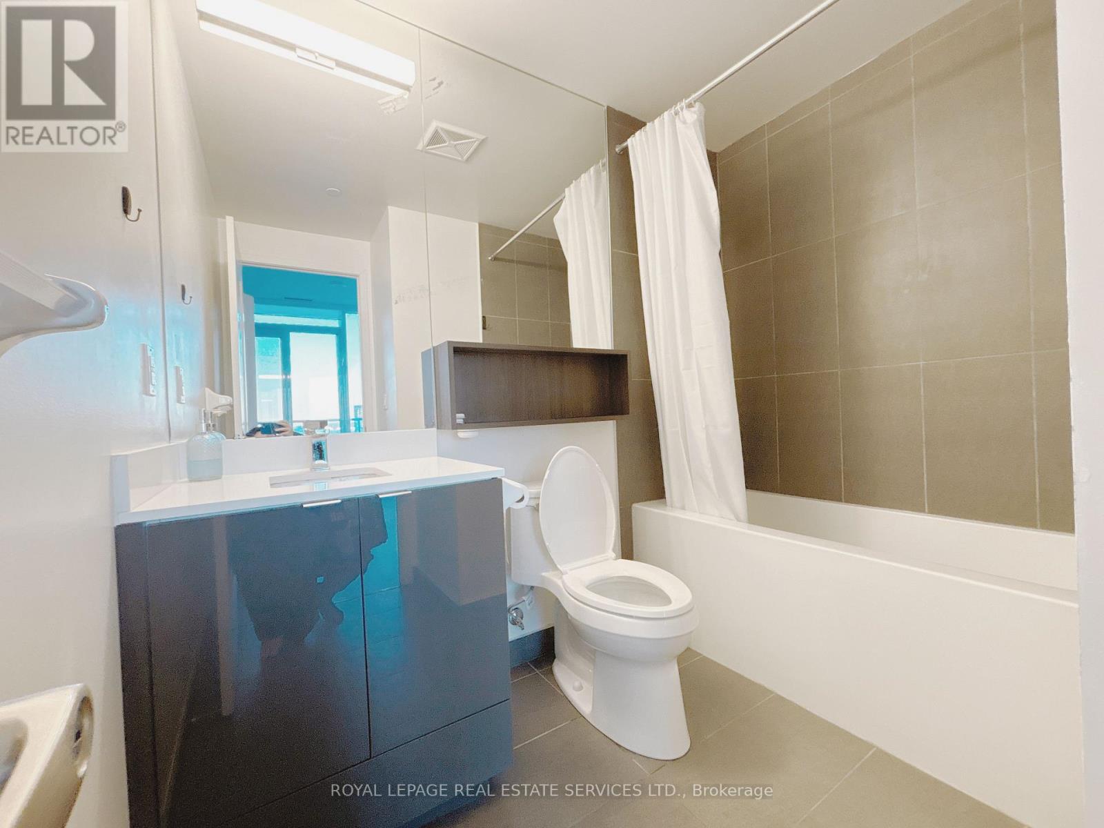 1903 E - 70 Princess Street, Toronto, Ontario  M5A 0X6 - Photo 5 - C12837490