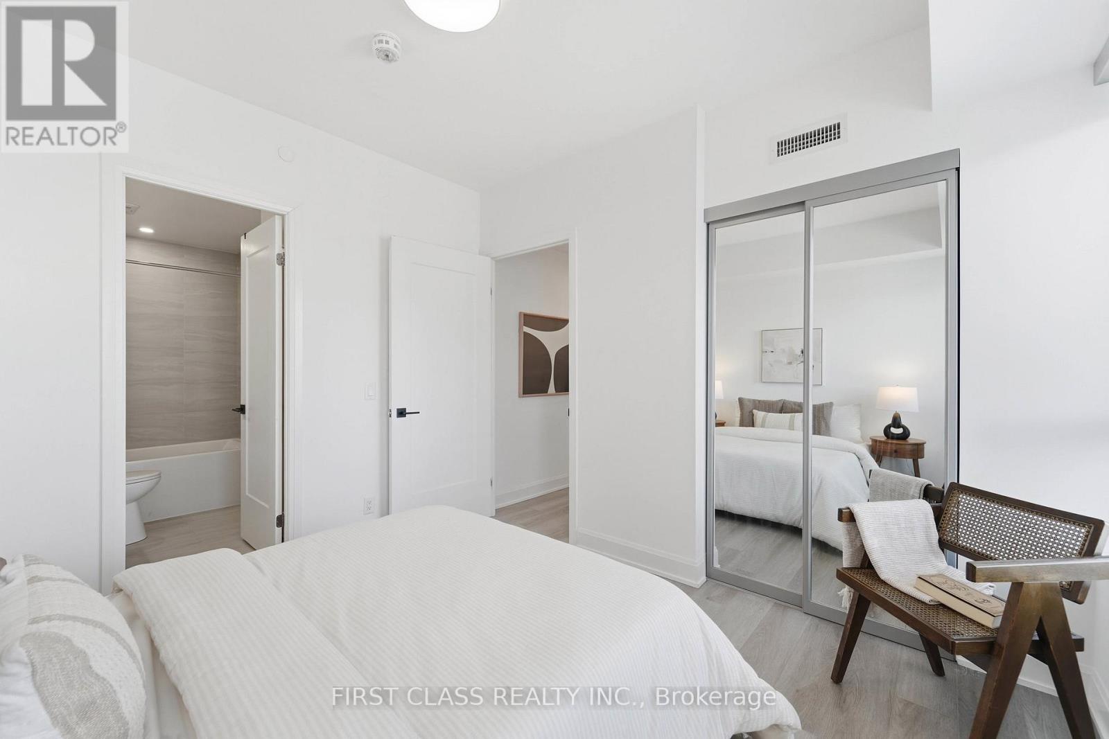 707 - 8 Water Walk Drive, Markham, Ontario  L3R 6L4 - Photo 18 - N12837516