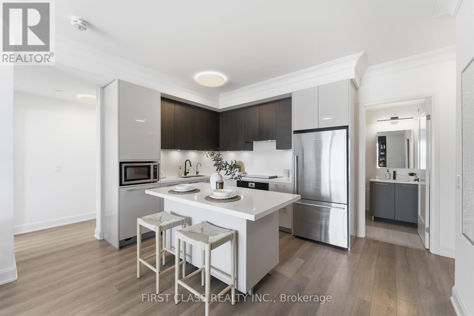 707 - 8 Water Walk Drive, Markham, Ontario  L3R 6L4 - Photo 9 - N12837516