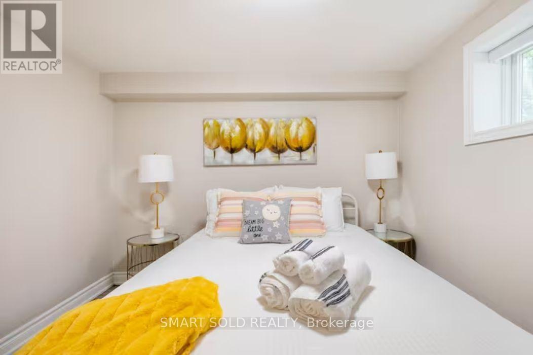 76 Clancy Drive, Toronto, Ontario  M2J 2V8 - Photo 5 - C12837472