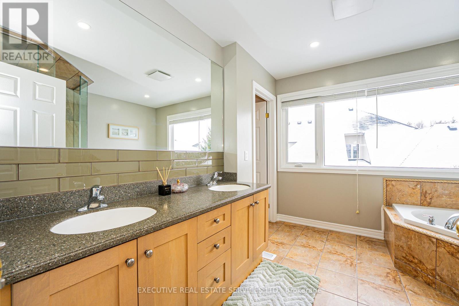 4 Berkshire Place, Hamilton, Ontario  L9K 0A9 - Photo 23 - X12837508