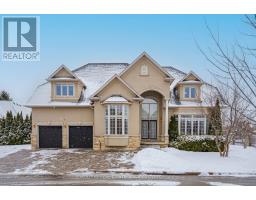 4 BERKSHIRE PLACE, Hamilton, Ontario