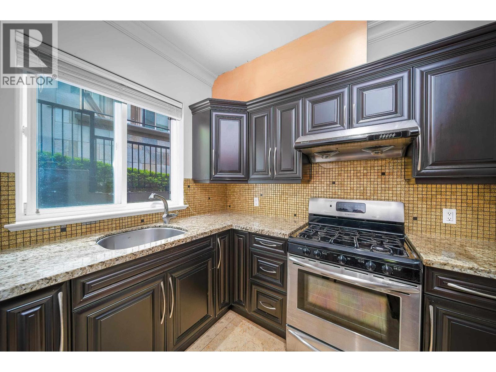 7353 Union Street, Burnaby, British Columbia  V5A 1J1 - Photo 14 - R3095229