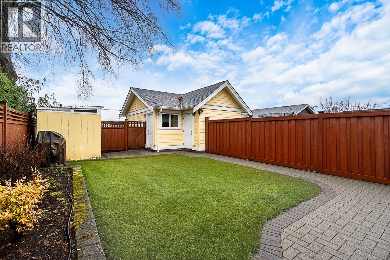 359 E 13th Street, North Vancouver, British Columbia  V7L 2L8 - Photo 33 - R3086979