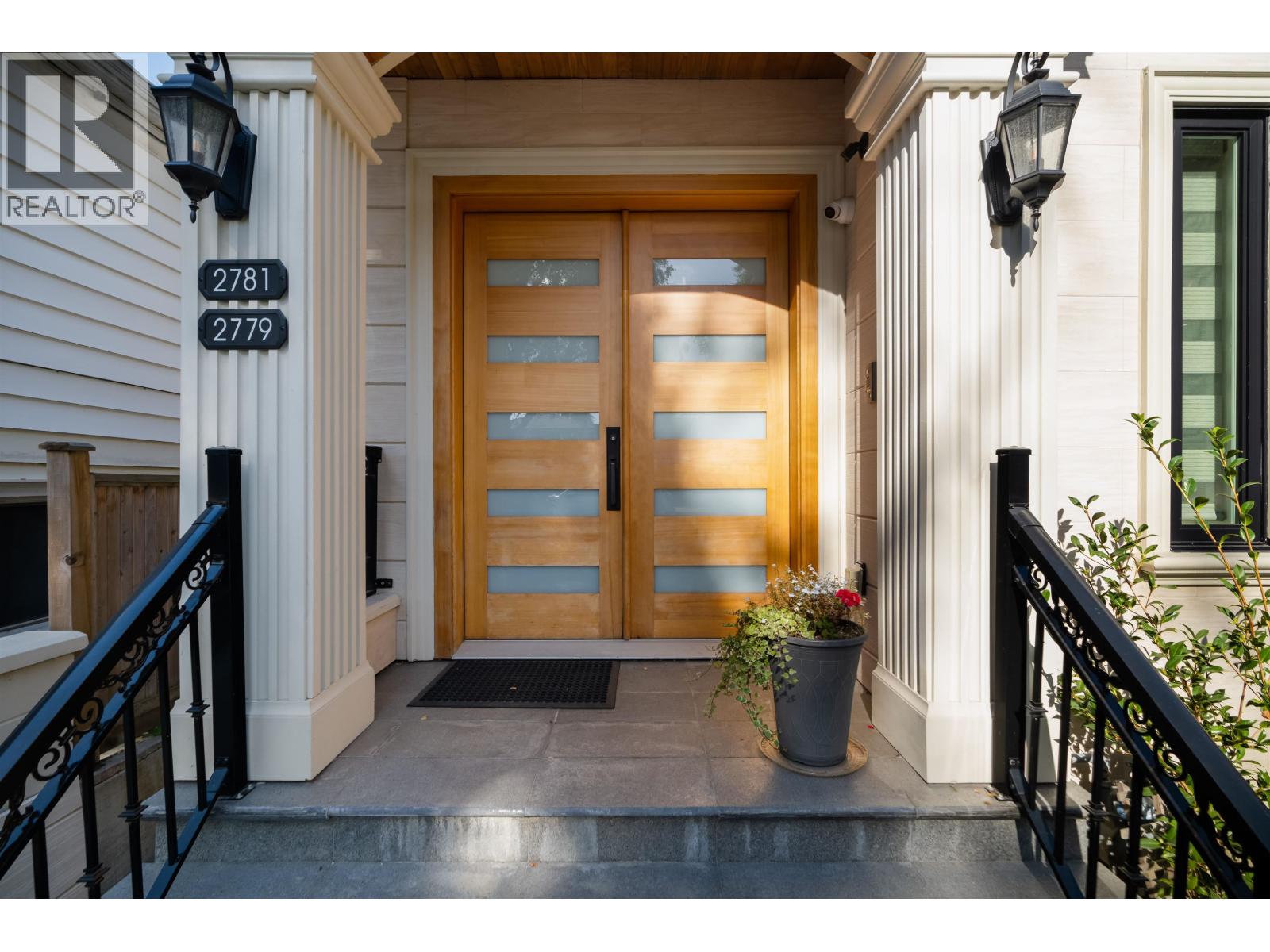 2783 E 27th Avenue, Vancouver, British Columbia  V5R 1N4 - Photo 2 - R3094582