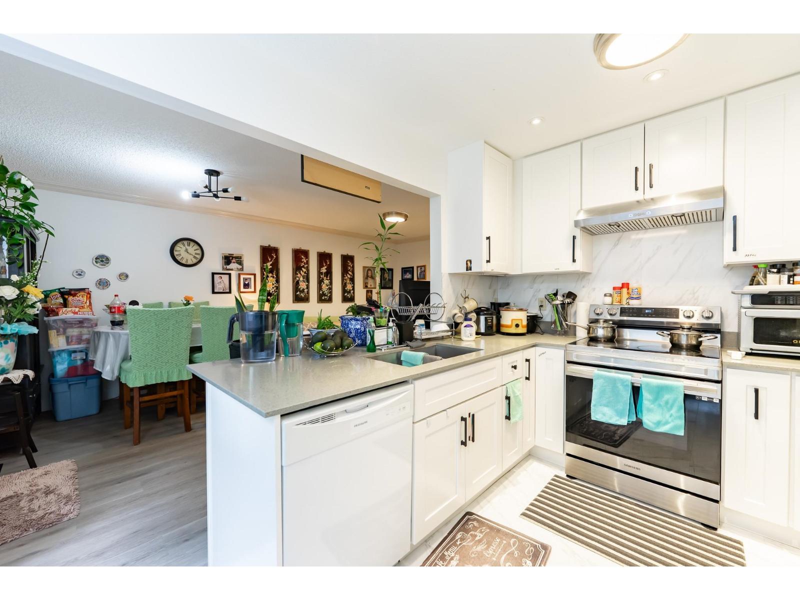 15098 98a Avenue, Surrey, British Columbia  V3R 8H3 - Photo 12 - R3094654