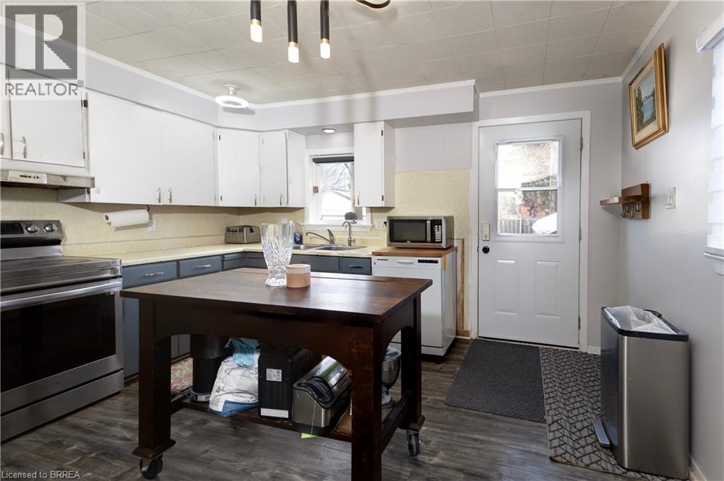 38 Mowat Street, Stratford, Ontario  N5A 2B7 - Photo 9 - 40807853