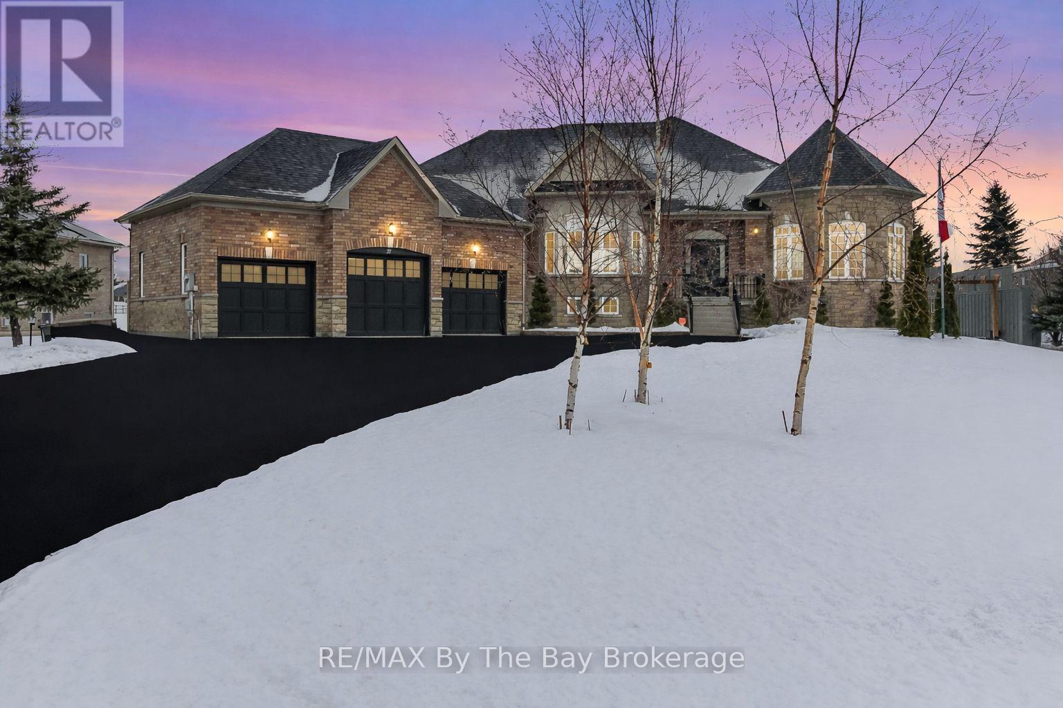 37 WALNUT DRIVE, Wasaga Beach, Ontario