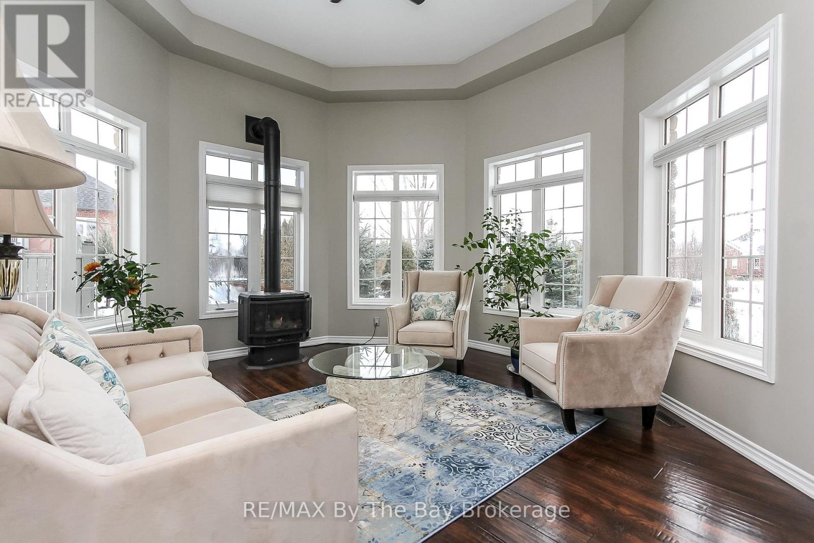 37 Walnut Drive, Wasaga Beach, Ontario L9Z 0A8 - Photo 4 - S12837638