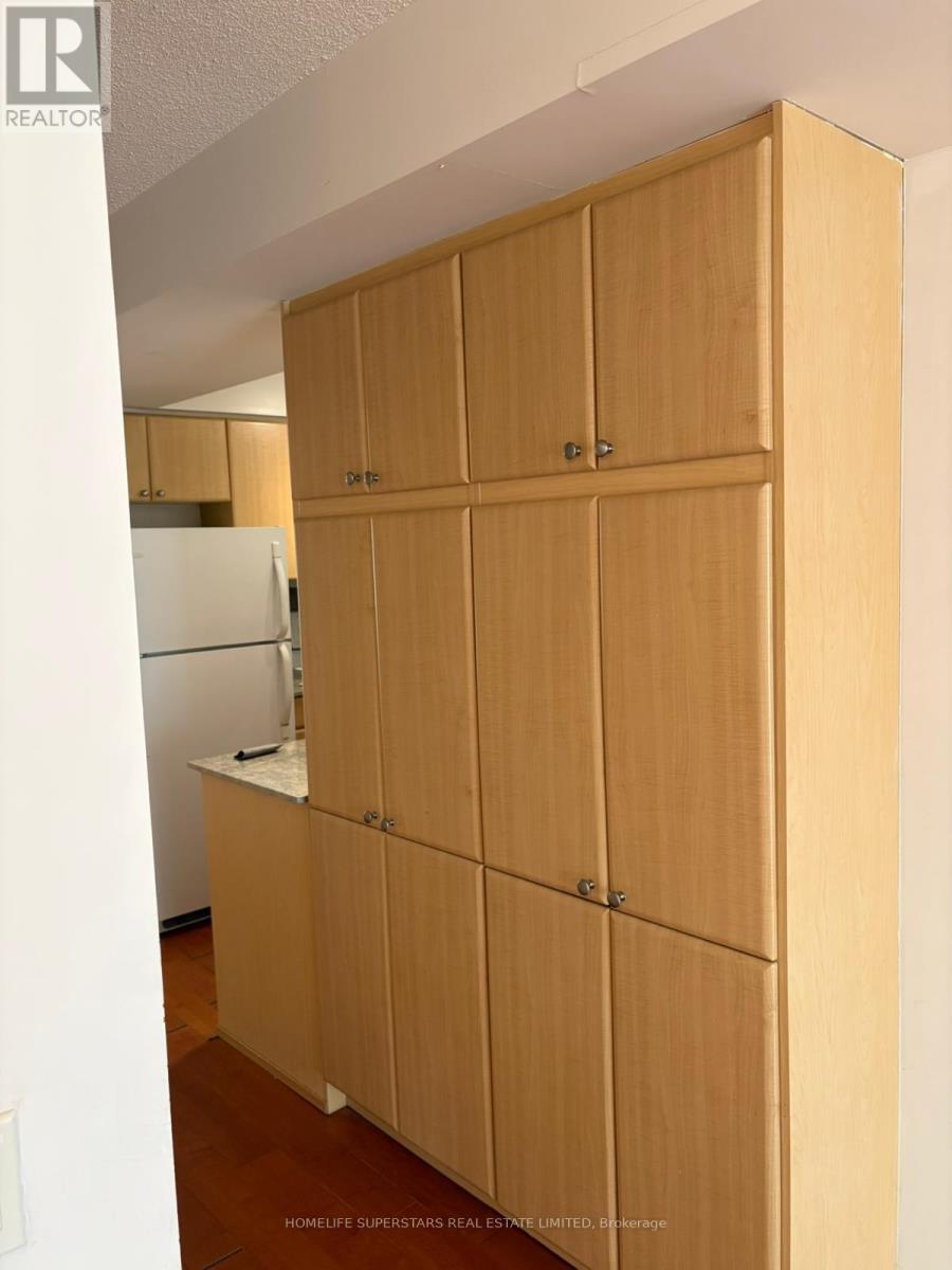 2807 - 763 Bay Street, Toronto, Ontario  M5G 2R3 - Photo 7 - C12753718