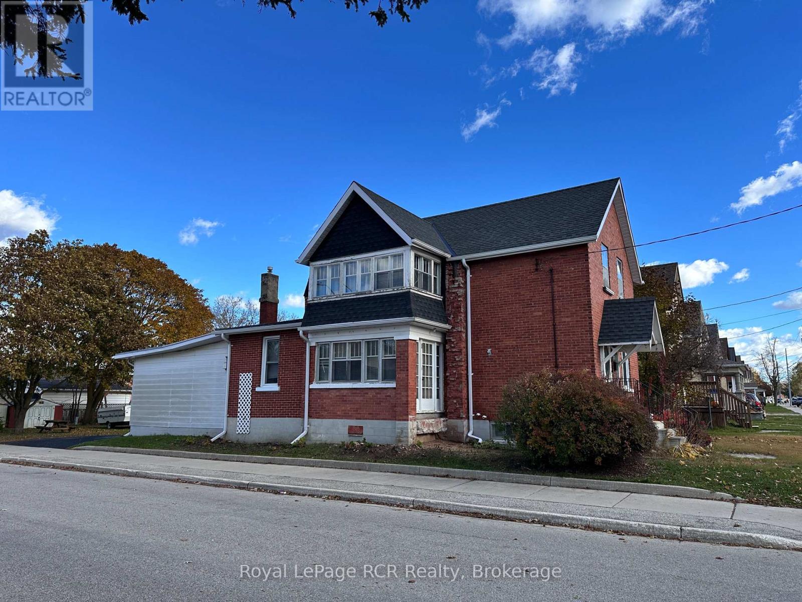 462 12th Street, Hanover, Ontario  N4N 1V9 - Photo 4 - X12837636