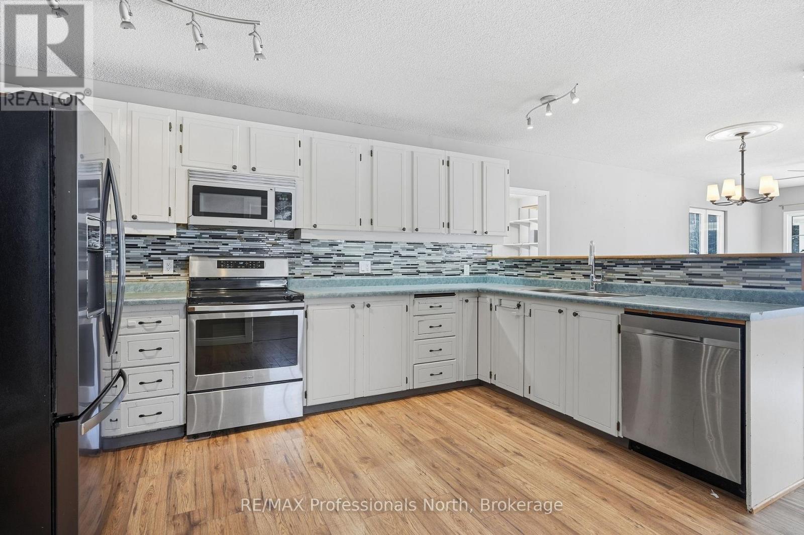 1003 Settlers Lane, Bracebridge, Ontario  P1L 1W9 - Photo 13 - X12837644