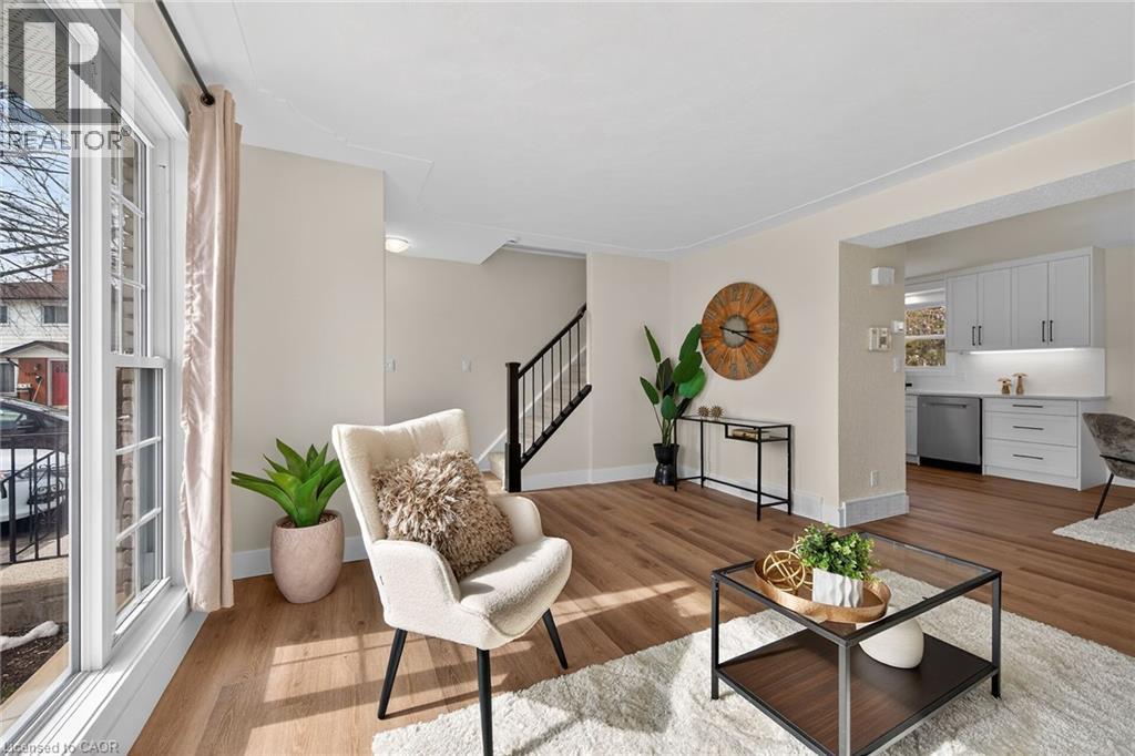 1418 Pineview Court, Cambridge, Ontario  N3H 4X1 - Photo 4 - 40808134