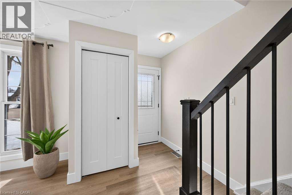 1418 Pineview Court, Cambridge, Ontario  N3H 4X1 - Photo 5 - 40808134