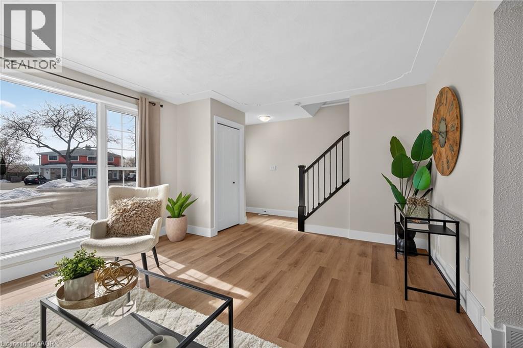 1418 Pineview Court, Cambridge, Ontario  N3H 4X1 - Photo 9 - 40808134