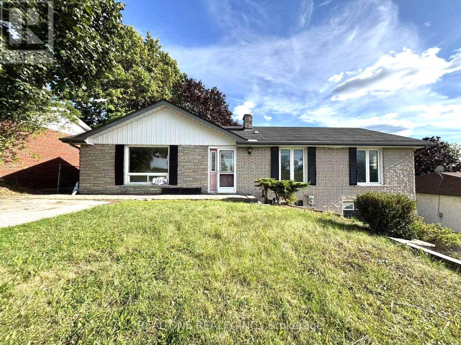 1377 Old Green Lane E, East Gwillimbury, Ontario  L9N 0L8 - Photo 2 - N12373097