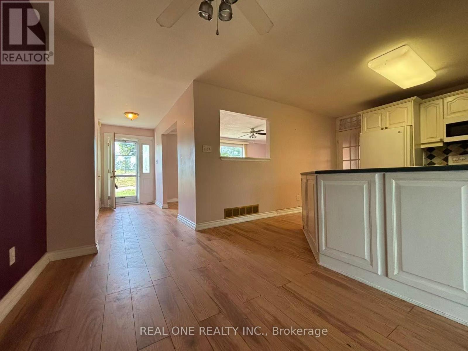 1377 Old Green Lane E, East Gwillimbury, Ontario  L9N 0L8 - Photo 8 - N12373097