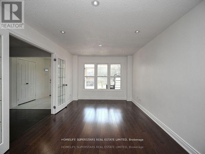 20 Bexley Court, Brampton, Ontario  L6W 4B2 - Photo 7 - W12638362