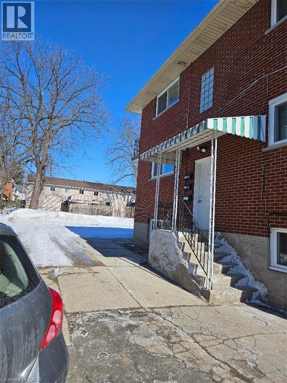 240 Duke Street E, Kitchener, Ontario N2H 1B3 - Photo 2 - 40808870