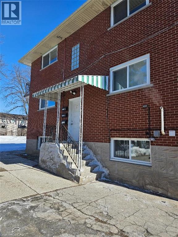 240 Duke Street E, Kitchener, Ontario N2H 1B3 - Photo 1 - 40808870