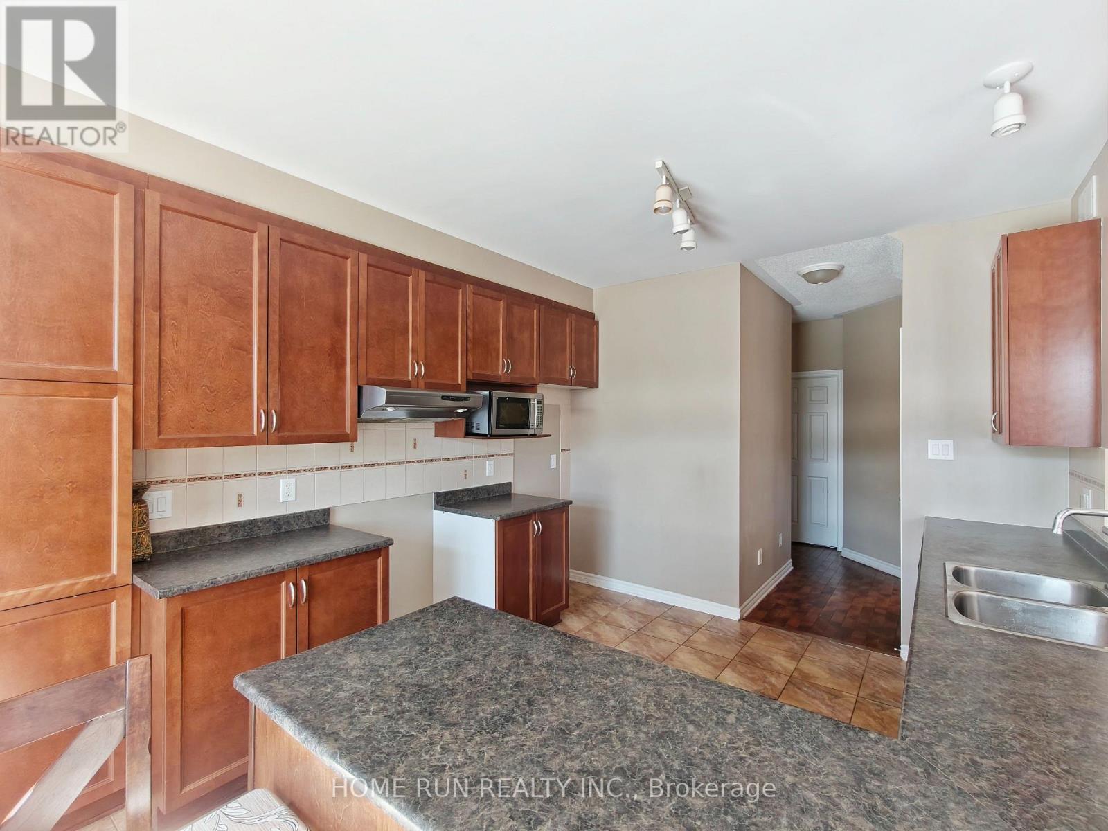 75 Polo Lane, Ottawa, Ontario  K2M 2Y4 - Photo 5 - X12837538