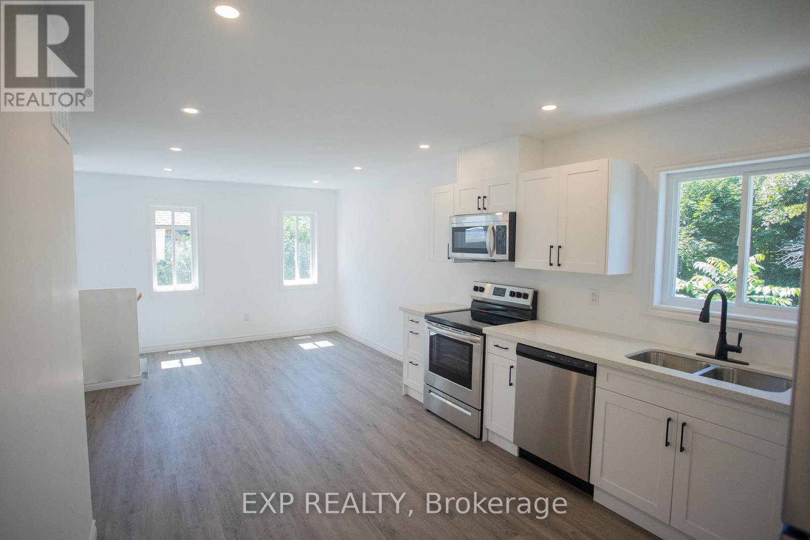 277 Grove Street E, Barrie (Wellington), Ontario  L4M 2R2 - Photo 10 - S12837566