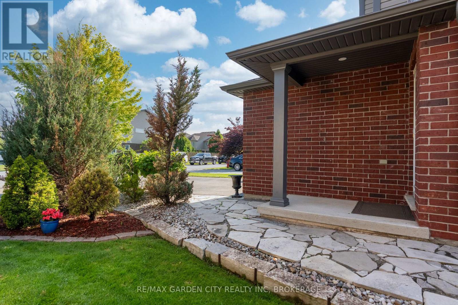 6456 Armelina Crescent, Niagara Falls (Forestview), Ontario  L2H 0B4 - Photo 12 - X12837584