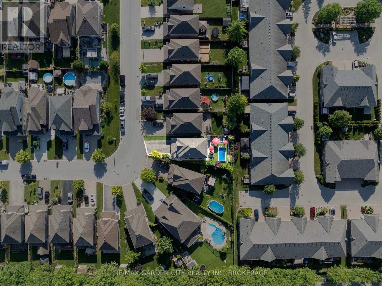 6456 Armelina Crescent, Niagara Falls (Forestview), Ontario  L2H 0B4 - Photo 2 - X12837584