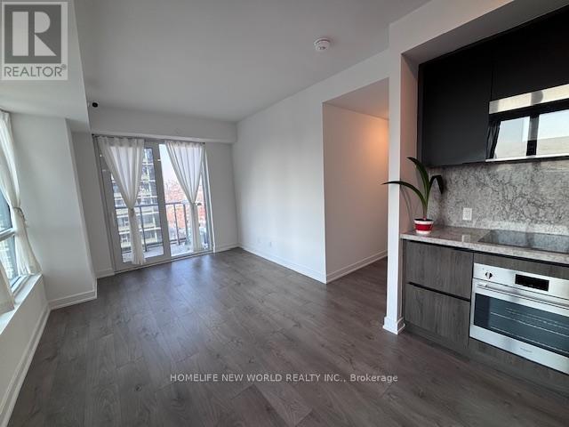 1302 - 108 Peter Street, Toronto, Ontario  M5V 0W2 - Photo 3 - C12837524