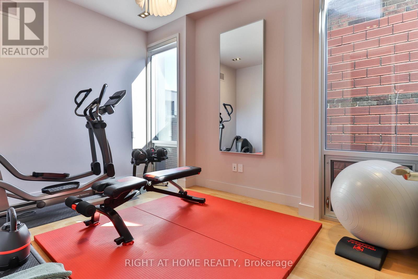 18 Mitchell Avenue, Toronto, Ontario  M6J 1B9 - Photo 15 - C12837568